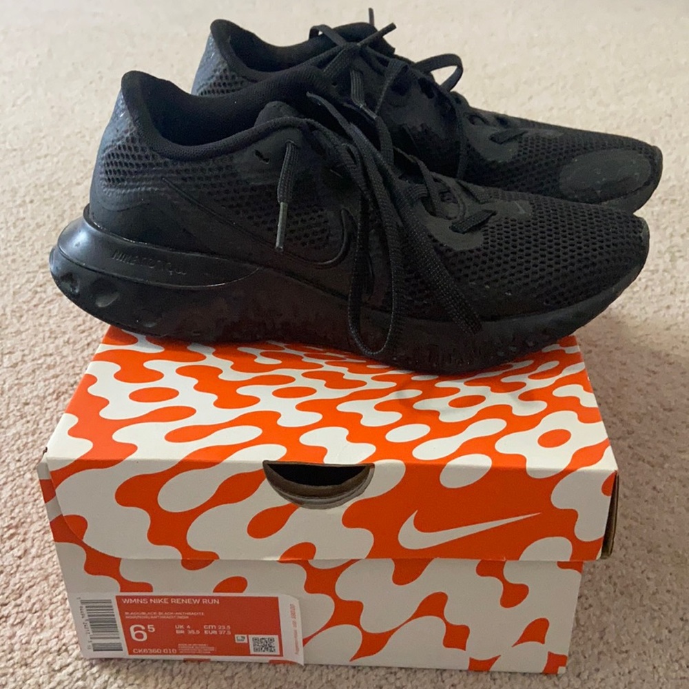 Wore once-like new with box black Nike renew